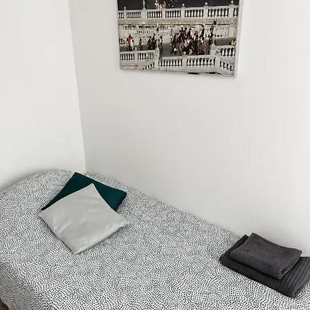 Renovated City Center Apt End Of Sept 23 Apartma