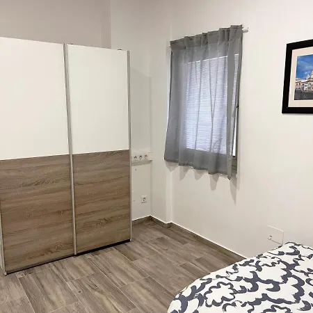 Renovated City Center Apt End Of Sept 23 דירה *