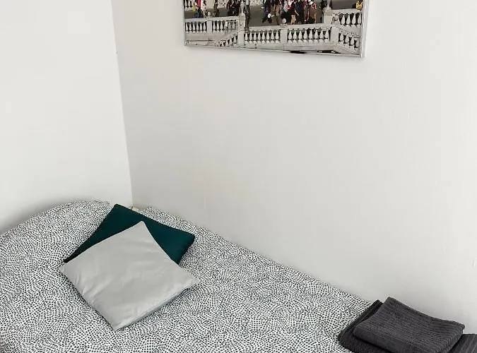 Renovated City Center Apt End Of Sept 23 Apartamento